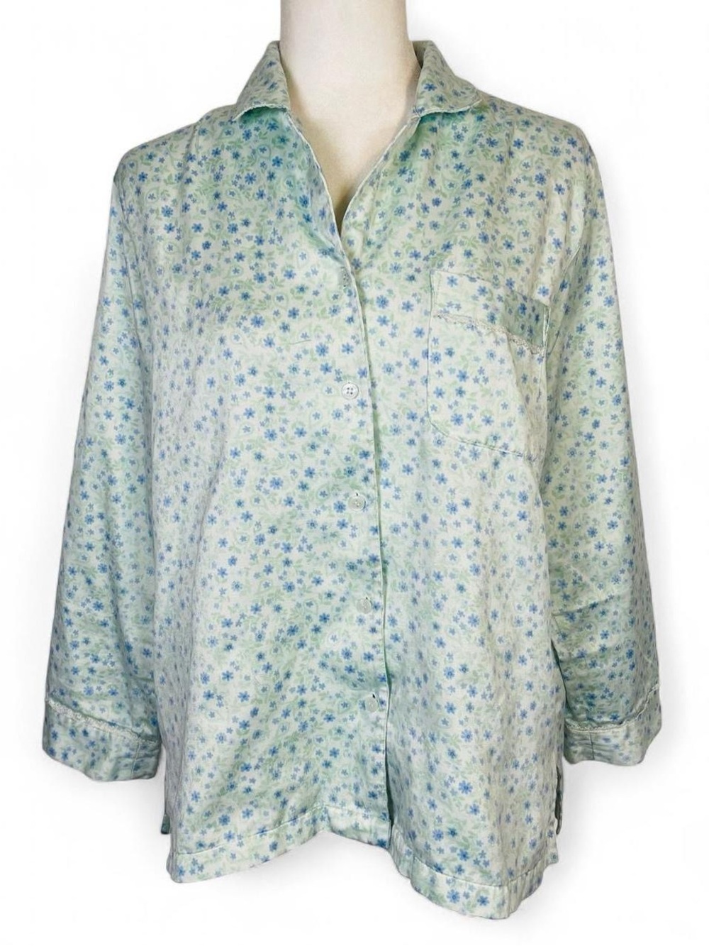 Go Softly Size Medium M Button Down Long Sleeve  Pajama Shirt Top Floral Green
